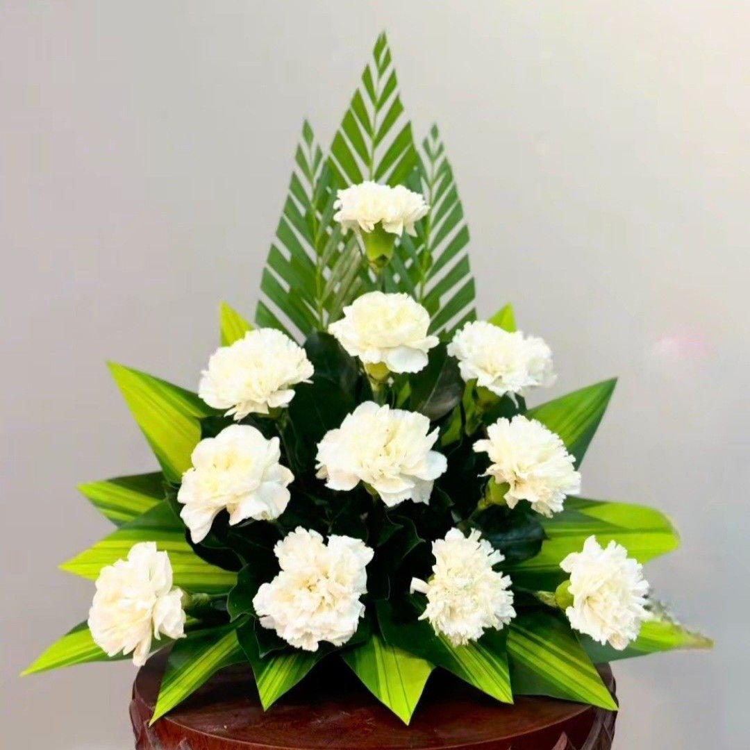 Carnation Flower Vase Oneside White